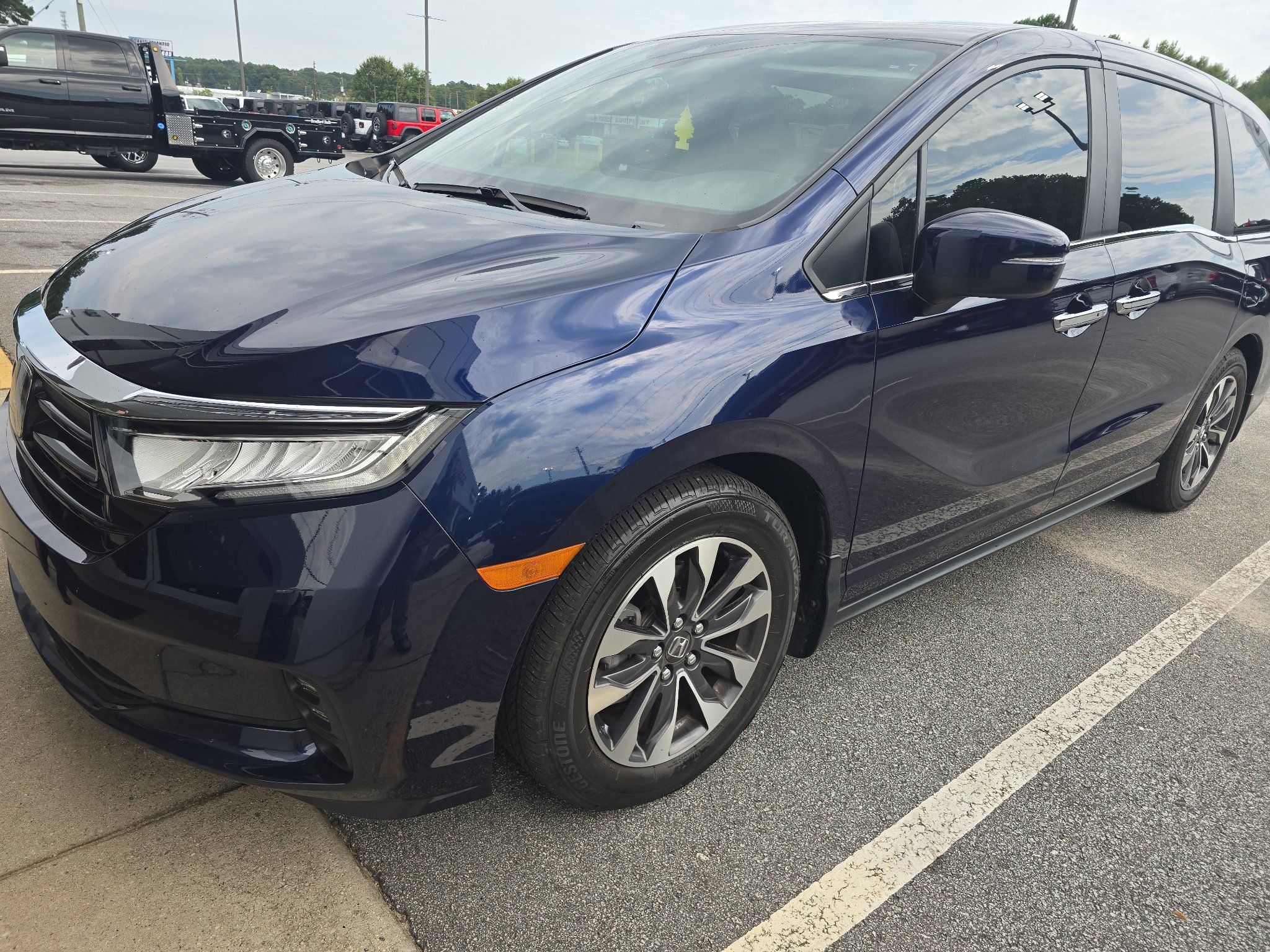 Used 2024 Honda Odyssey EX-L image 2