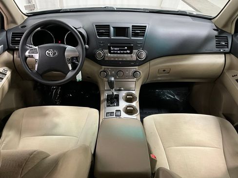 Used 2012 Toyota Highlander 4WD w/ Tech Pkg image 16