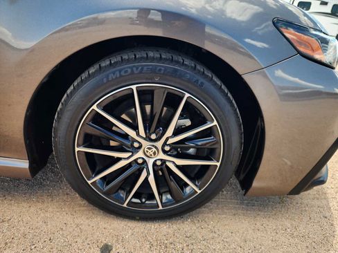 Used 2021 Toyota Camry SE FWD image 10