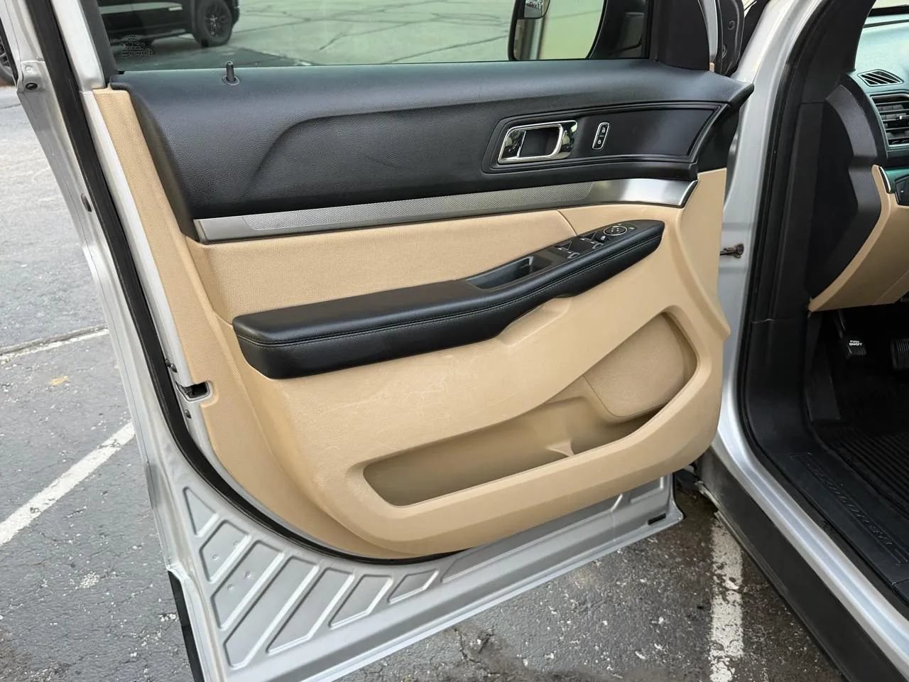 Used 2016 Ford Explorer 4WD image 9
