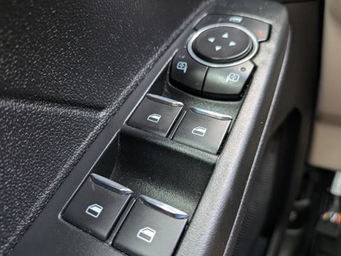 Used 2022 Ford Escape SEL FWD image 21