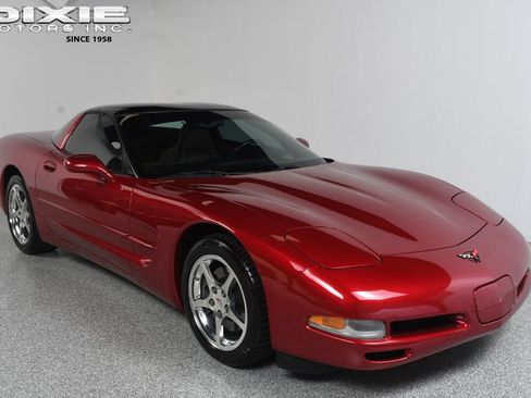 Used 2002 Chevrolet Corvette Coupe w/ Preferred Equipment Group2 RWD image 1