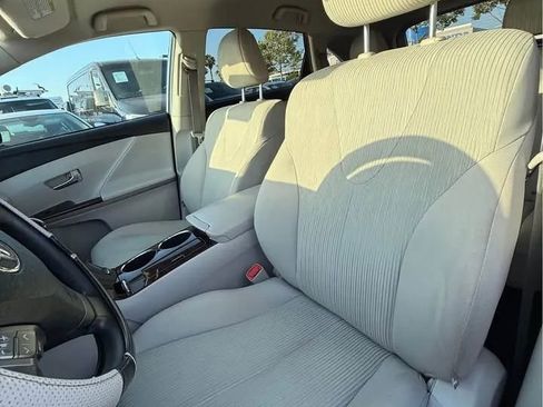 Used 2012 Toyota Venza LE FWD image 8