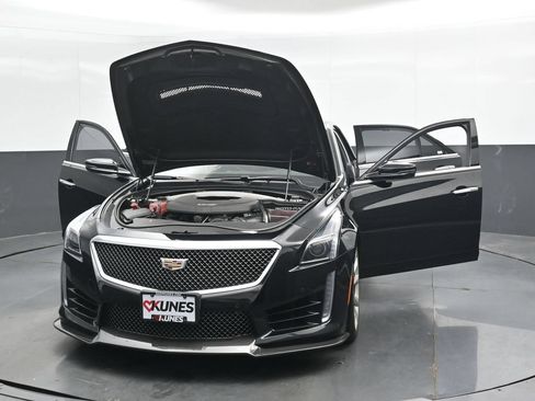 Used 2018 Cadillac CTS V w/ Carbon Fibre Package RWD image 51