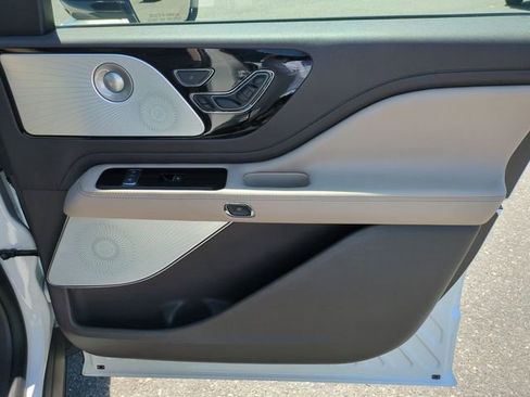 Used 2021 Lincoln Aviator Reserve w/ Equipment Group 202A AWD/4WD image 35