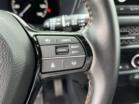 Used 2025 Honda HR-V Sport image 12