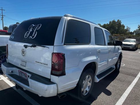 Used 2002 Cadillac Escalade AWD image 4