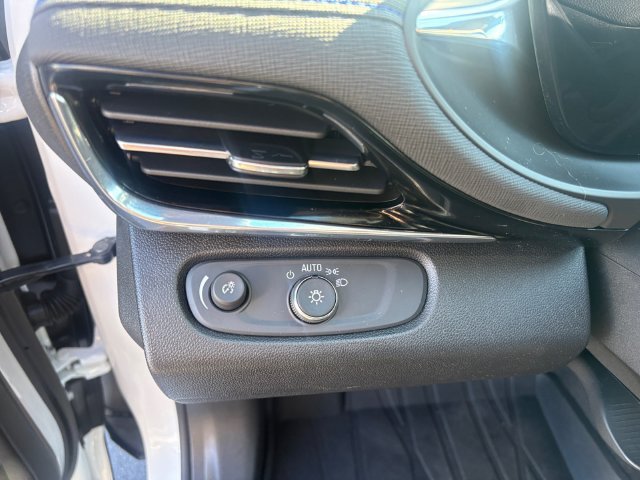 Used 2025 Buick Envista Sport Touring w/ Experience Buick Package FWD image 20