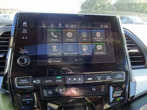 Used 2018 Honda Odyssey EX-L image 24