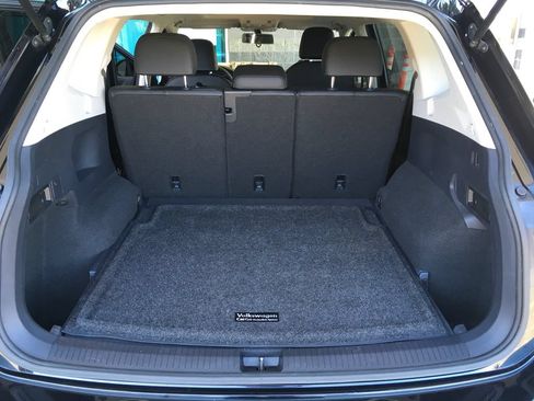 Used 2020 Volkswagen Tiguan SE w/ Panoramic Sunroof Package AWD/4WD image 31