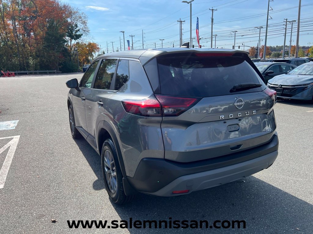 Used 2023 Nissan Rogue S AWD/4WD image 5