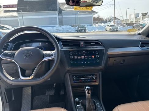 Certified 2024 Volkswagen Tiguan SE w/ Panoramic Sunroof Package image 16