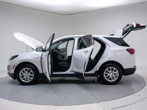 Used 2024 Chevrolet Equinox LT AWD/4WD image 19