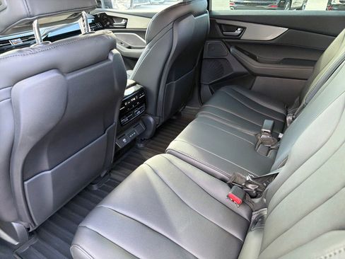 Used 2025 Acura MDX SH-AWD image 21