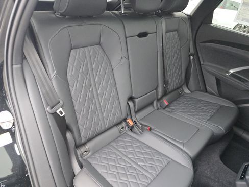 New 2026 Audi SQ5 Prestige AWD/4WD image 19