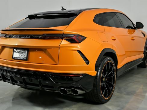 Used 2022 Lamborghini Urus image 12