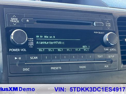 Used 2014 Toyota Sienna LE FWD image 28