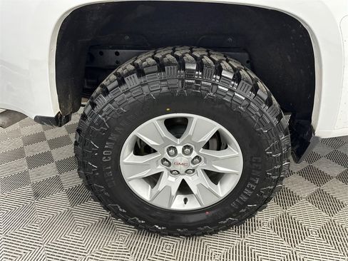 Used 2018 GMC Canyon SLE w/ SLE Convenience Package image 17