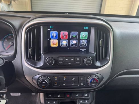 Used 2018 GMC Canyon SLT w/ Driver Alert Package AWD/4WD image 17