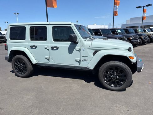 Used 2024 Jeep Wrangler Unlimited Sahara AWD/4WD image 11