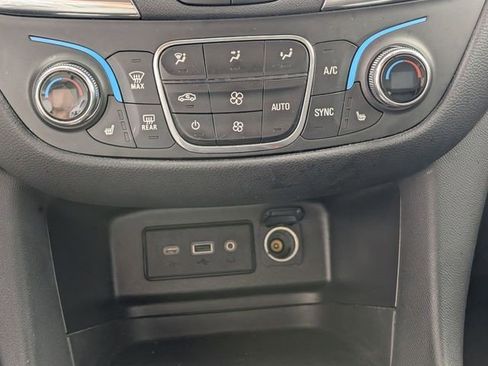 Certified 2023 Chevrolet Equinox LT w/ Driver Convenience Package image 20