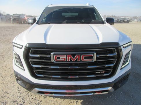 New 2026 GMC Yukon AT4 w/ AT4 Premium Plus Package image 10