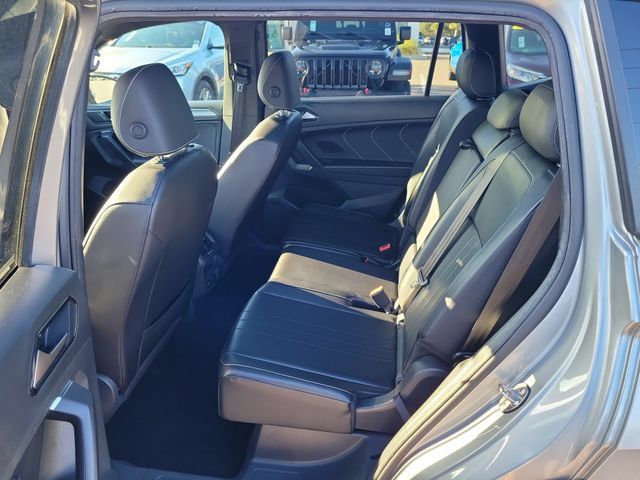Certified 2022 Volkswagen Tiguan SE R-Line FWD image 11