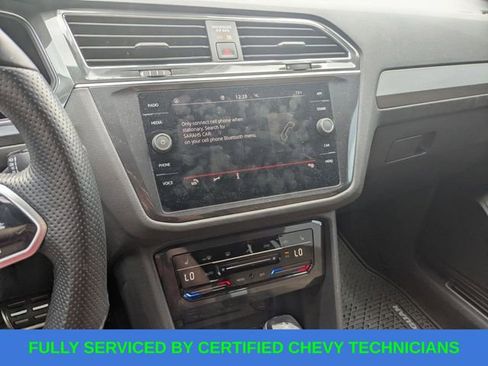 Used 2022 Volkswagen Tiguan SE R-Line image 22