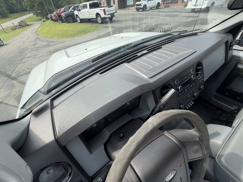 Used 2016 Ford F250 XL w/ XL Appearance Package AWD/4WD image 63