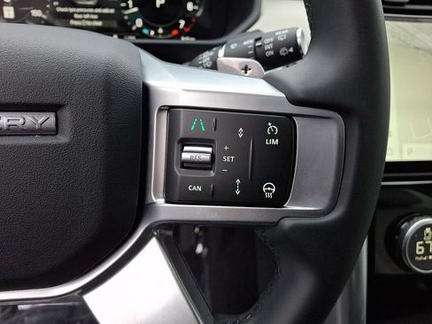Used 2025 Land Rover Discovery S AWD/4WD image 27
