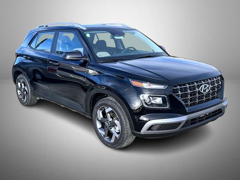 New 2025 Hyundai Venue SEL image 3