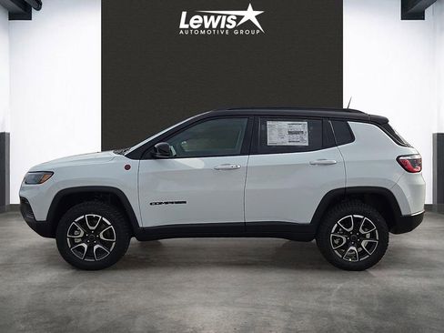 New 2026 Jeep Compass Trailhawk image 2