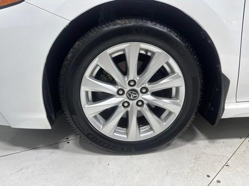 Used 2019 Toyota Camry SE FWD image 7