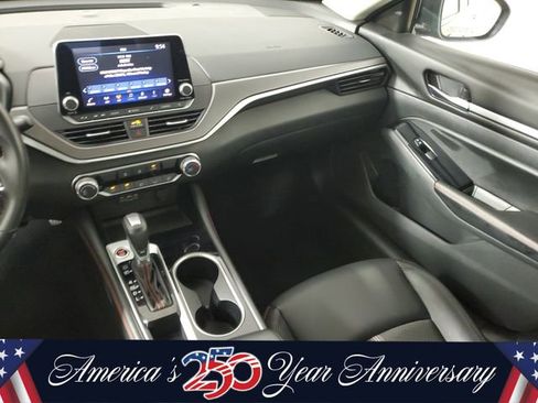 Used 2025 Nissan Altima 2.5 SR FWD image 17