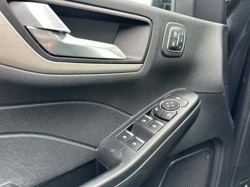 Used 2022 Ford Escape SEL w/ Technology Package image 15