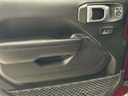 Certified 2022 Jeep Gladiator Willys image 13