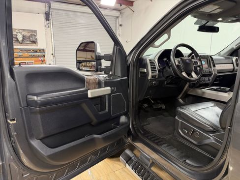 Used 2017 Ford F350 Lariat w/ Chrome Package image 12