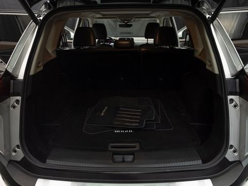 Used 2023 Nissan Rogue SL w/ SL Premium Package image 14