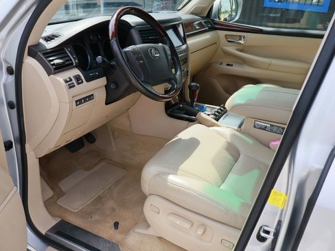 Used 2011 Lexus LX 570 4WD image 20