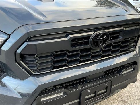 Used 2025 Toyota Tacoma TRD Sport AWD/4WD image 30