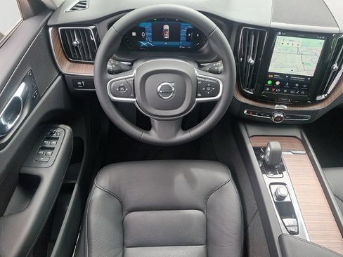 Used 2022 Volvo XC60 B5 Momentum AWD/4WD image 12
