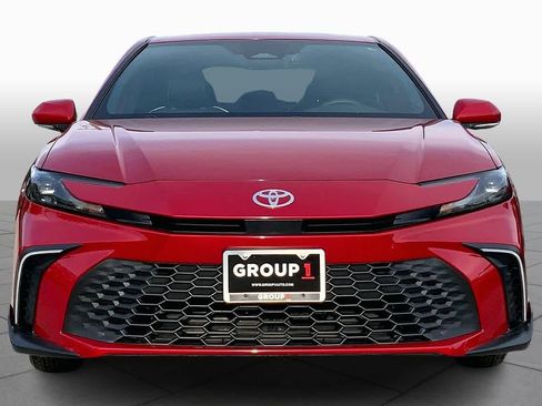 Used 2025 Toyota Camry SE image 4