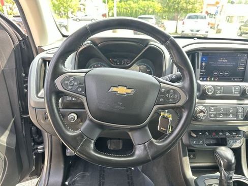 Used 2022 Chevrolet Colorado Z71 AWD/4WD image 12