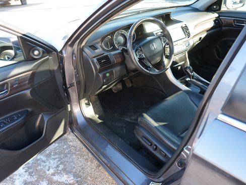 Used 2017 Honda Accord EX-L image 16