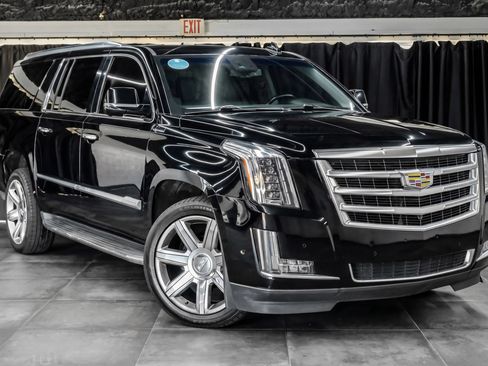 Used 2020 Cadillac Escalade ESV Luxury RWD image 7