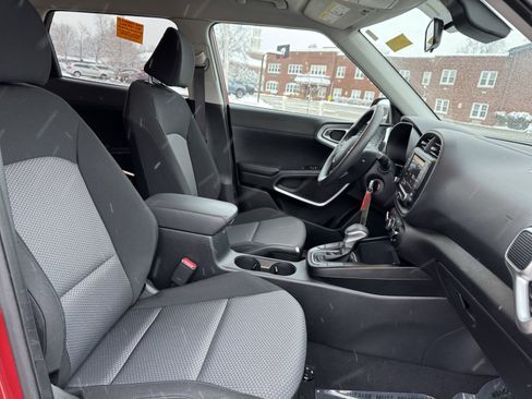 Used 2024 Kia Soul LX image 35