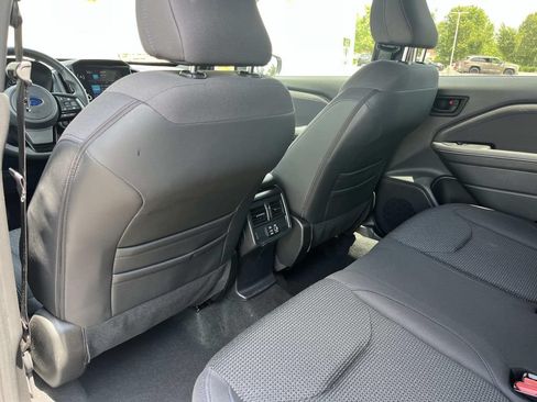 Used 2025 Subaru Forester Premium AWD/4WD image 19
