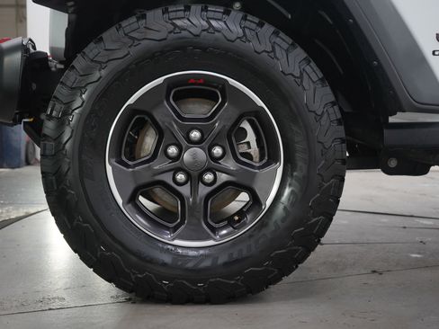 Used 2022 Jeep Gladiator Rubicon w/ Cold Weather Group image 30