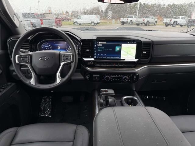 Used 2025 Chevrolet Silverado 1500 LT Trail Boss w/ Convenience Package II AWD/4WD image 17