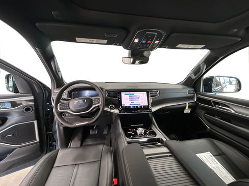 New 2026 Jeep Grand Wagoneer 4WD image 21